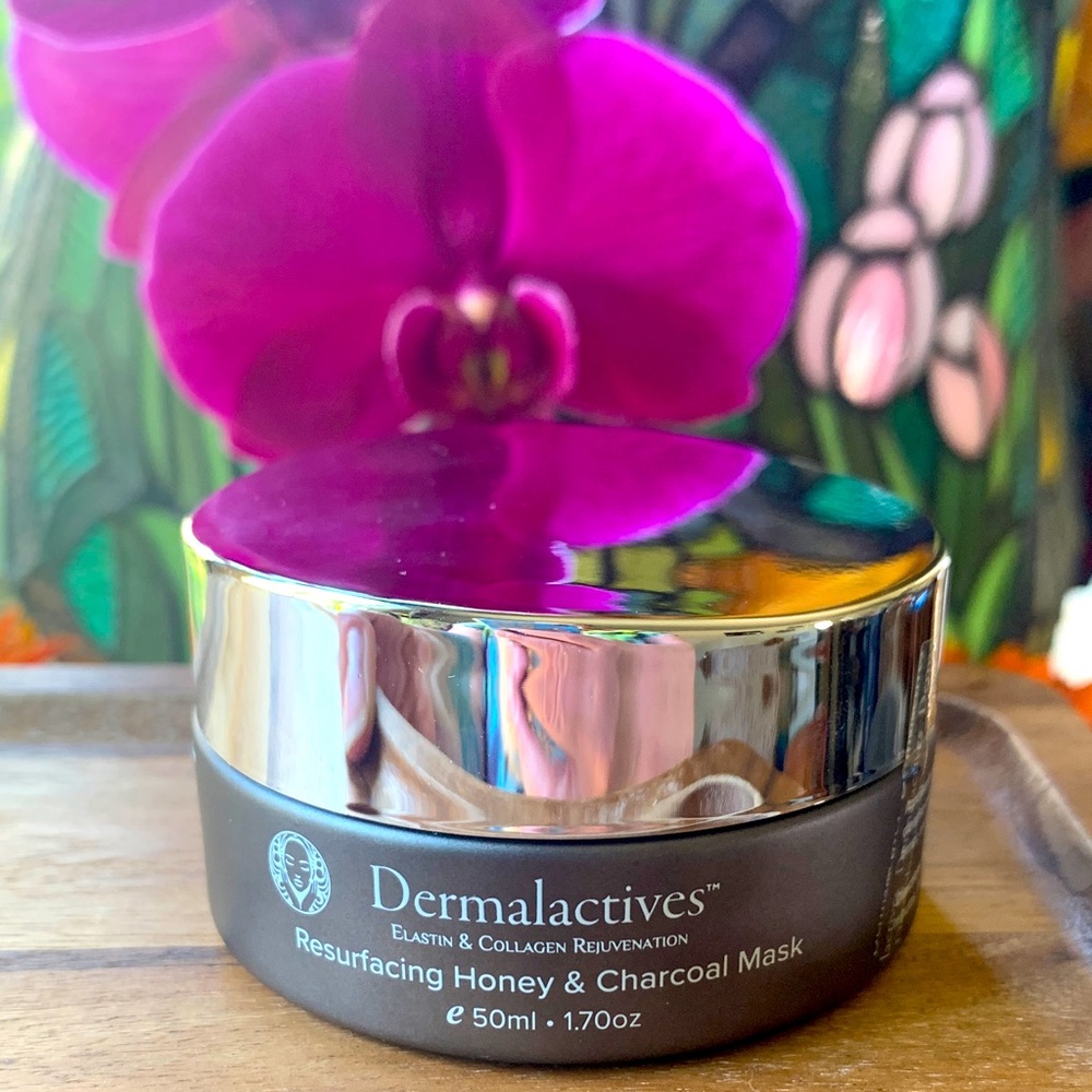 Dermalactives Resurfacing Honey & Charcoal Mask